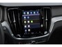Volvo V60 T6 Plug-in hybrid AWD Plus Dark | Panoramadak | Verwarmbare Voorstoelen (met geheugen) | Stuurwiel en Achterbank | Semi-Elektrische Trekhaak | Verwarmbare Voorruit | Premium Audio by Harman Kardon | 360-Camera