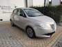 Lancia Ypsilon 0.9 TwinAir Platinum Airco All-Season Banden Bluetooth probleem
