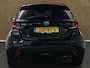 Toyota Yaris 1.5 Hybrid 115 Dynamic - DIRECT UIT VOORRAAD LEVERBAAR - KEYLESS ENTRY & START - STOEL EN STUUR VERWARMING - ADPATIVE CRUISE CONTROL - ACHTERUITRIJ CAMERA - DRAADLOZE TELEFOONLADER