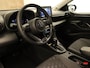 Toyota Yaris 1.5 Hybrid 115 Dynamic - DIRECT UIT VOORRAAD LEVERBAAR - KEYLESS ENTRY & START - STOEL EN STUUR VERWARMING - ADPATIVE CRUISE CONTROL - ACHTERUITRIJ CAMERA - DRAADLOZE TELEFOONLADER