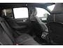 Volvo XC40 B4 Plus Black Edition 197PK Visual Park Assist (incl. 360º view) | Schuif-/Kanteldak | Lichtmetalen Velgen 20"| Extra Getint Glas | Nubuck/ Kunstlederen Bekleding | Apple Carplay/Android Auto | Premium Audio by Harman Kardon | Electronic Climate Controle