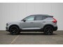 Volvo XC40 B4 Plus Black Edition 197PK | Visual Park Assist (incl. 360º view) | Schuif-/Kanteldak | Lichtmetalen Velgen 20"| Extra Getint Glas |  Nubuck/ Kunstlederen Bekleding | Apple Carplay/Android Auto | Premium Audio by Harman Kardon | Electronic Climate Controle