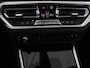 BMW 3-Serie 318i Sport Line | Carplay | Camera | Sportstoelen | Sfeerverlichting | Live Cockpit | Navigatie | Full LED | Half leder | Park Assist | Climate control | DAB | Cruise control | Bluetooth