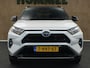 Toyota RAV4 2.5 Hybrid Style - ORIGINEEL NEDERLANDSE AUTO - BI-TONE - AFKOMSTIG VAN 1E EIGENAAR  - NAVIGATIE -ELEKTRISCHE ACHTERKLEP - DRAADLOZE TELEFOONLADER -ELEKTRISCHE BESTUURDERSSTOEL - JBL AUDIO - CAMERA IN BINNENSPIEGEL - 360 GRADEN CAMERA - DODEHOEK DETECTIE - ALARM KLASSE 3 - BEARLOCK BEVEILIGING - THUISKOMER