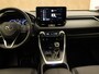 Toyota RAV4 2.5 Hybrid Style - ORIGINEEL NEDERLANDSE AUTO - BI-TONE - AFKOMSTIG VAN 1E EIGENAAR  - NAVIGATIE -ELEKTRISCHE ACHTERKLEP - DRAADLOZE TELEFOONLADER -ELEKTRISCHE BESTUURDERSSTOEL - JBL AUDIO - CAMERA IN BINNENSPIEGEL - 360 GRADEN CAMERA - DODEHOEK DETECTIE - ALARM KLASSE 3 - BEARLOCK BEVEILIGING - THUISKOMER
