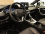 Toyota RAV4 2.5 Hybrid Style - ORIGINEEL NEDERLANDSE AUTO - BI-TONE - AFKOMSTIG VAN 1E EIGENAAR - NAVIGATIE -ELEKTRISCHE ACHTERKLEP - DRAADLOZE TELEFOONLADER -ELEKTRISCHE BESTUURDERSSTOEL - JBL AUDIO - CAMERA IN BINNENSPIEGEL - 360 GRADEN CAMERA - DODEHOEK DETECTIE - ALARM KLASSE 3 - BEARLOCK BEVEILIGING - THUISKOMER