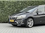 BMW 2-Serie Gran Tourer 220d xDrive Sport 7-PERS, EURO 6, PANO, LEDER, NAVI, CRUISE, KEYLESS, CAMERA, CLIMATE CONTROL, STOELVERWARMING, ELEKTRISCHE KOFFERKLEP, LICHTMETAAL 18"