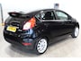 Ford Fiesta 1.0-100pk EcoBoost Titanium 5drs. Keurige Ford Fiesta. Uitgebreide fotoreportage volgt ! Volautm. airco, cruise cntrl, voorraamverw., navigatie, telefoonvoorb., Sony soundsyst., r/cd, parkeersens. achter, achterklepspoiler, trekhaak + afneemb. kgl, etc.