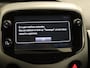 Toyota Aygo 1.0 VVT-i x-play - ORIGINEEL NEDERLANDSE AUTO - HOMMEL ONDERHOUDEN! - APPLE CARPLAY/ANDROID AUTO - ACHTERUITRIJCAMERA - ALL SEASON BANDEN - AIRCO - BLUETOOTH