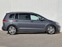 Volkswagen Touran 1.5 TSI Comfort Business 7 Persoons! Automaat / Keyless Entry / Adaptieve Cruise Control / Apple Carplay & Android Auto / Stoelverwarming / Achteruitrijcamera / Elektrische Achterklep / Climate control / Lichtmetalen Velgen / Parkeersensoren Voor + Achter /