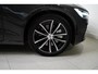 Volvo V60 T6 Plug-in hybrid AWD Plus Dark | Harman & Kardon Audio | Trekhaak | Nappa Lederen Stoelen | Stoelverwarming V+A | 360 Rondomzicht Parkeercamera |