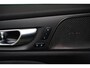Volvo V60 T6 Plug-in hybrid AWD Plus Dark | Harman & Kardon Audio | Trekhaak | Nappa Lederen Stoelen | Stoelverwarming V+A | 360 Rondomzicht Parkeercamera |