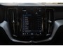 Volvo XC60 T6 Plug-in hybrid AWD Ultra Dark | Panoramadak | Harman & Kardon Audio | Stoelverwarming V+A | 360 Rondomzicht Parkeercamera | Trekhaak | Leder Interieur |