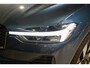 Volvo XC60 T6 Plug-in hybrid AWD Ultra Dark | Panoramadak | Harman & Kardon Audio | Stoelverwarming V+A | 360 Rondomzicht Parkeercamera | Trekhaak | Leder Interieur |