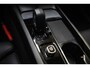 Volvo XC60 T6 Plug-in hybrid AWD Ultra Dark | Panoramadak | Harman & Kardon Audio | Stoelverwarming V+A | 360 Rondomzicht Parkeercamera | Trekhaak | Leder Interieur |