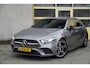 Mercedes-Benz A-klasse 180 Automaat! 5drs Business Solution AMG BJ2019 Lmv 18" | Led V+A | Pdc | Navi | Achteruitrijcamera | Virtual cockpit | Climate control | Cruise control | Sportstoelen | Sportstuur | Verwarmde voorstoelen | Zwarte hemel | Extra getint glas