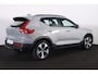 Volvo XC40 B4 Plus Dark - IntelliSafe Assist & Surround - Harman/Kardon audio - Parkeercamera achter - Verwarmde voorstoelen & stuur - Parkeersensoren voor & achter - Elektr. bedienb. voorstoelen met geheugen links - Draadloze tel. lader - Elektr. inklapbare trekhaak - 19' LMV