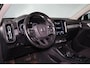 Volvo XC40 T2 Business Pro - IntelliSafe Assist & Surround - Parkeercamera achter - Parkeersensoren voor & achter - Apple Carplay & Android Auto - Elektr. inklapbare trekhaak - 19' LMV