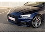 Audi A5 Sportback 40 TFSI 204pk s-tronic quattro Advanced | Nieuw 82k | Panoramadak | Trekhaak | Head Up | Standkachel | Tour pakket | Matrix | Elektr. stoelen | Leder-alcantara | 19" LM velgen | Optiek zwart plus | Camera | Stuurverwarming