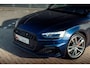 Audi A5 Sportback 40 TFSI 204pk s-tronic quattro Advanced | Nieuw 82k | Panoramadak | Trekhaak | Head Up | Standkachel | Tour pakket | Matrix | Elektr. stoelen | Leder-alcantara | 19" LM velgen | Optiek zwart plus | Camera | Stuurverwarming