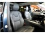 Volvo XC90 2.0 T8 AWD 335kW/455pk Aut8 Recharge Long Range Ultimate Bright LUCHTVERING + PANORAMADAK + HARMAN/KARDON + STOELVERWARMING V&A + STUURVERWARMING + STOELVENTILATIE + ADAPT.CRUISE + BLIS + GOOGLE DASH&SERVICES + 360 CAMERA + PARKSENSOREN + 21" LM-VELGEN!!