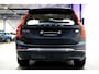 Volvo XC90 2.0 T8 AWD 335kW/455pk Aut8 Recharge Long Range Ultimate Bright LUCHTVERING + PANORAMADAK + HARMAN/KARDON + STOELVERWARMING V&A + STUURVERWARMING + STOELVENTILATIE + ADAPT.CRUISE + BLIS + GOOGLE DASH&SERVICES + 360 CAMERA + PARKSENSOREN + 21" LM-VELGEN!!