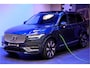 Volvo XC90 2.0 T8 AWD 335kW/455pk Aut8 Recharge Long Range Ultimate Bright LUCHTVERING + PANORAMADAK + HARMAN/KARDON + STOELVERWARMING V&A + STUURVERWARMING + STOELVENTILATIE + ADAPT.CRUISE + BLIS + GOOGLE DASH&SERVICES + 360 CAMERA + PARKSENSOREN + 21" LM-VELGEN!!