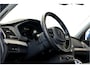 Volvo XC90 2.0 T8 AWD 335kW/455pk Aut8 Recharge Long Range Ultimate Bright LUCHTVERING + PANORAMADAK + HARMAN/KARDON + STOELVERWARMING V&A + STUURVERWARMING + STOELVENTILATIE + ADAPT.CRUISE + BLIS + GOOGLE DASH&SERVICES + 360 CAMERA + PARKSENSOREN + 21" LM-VELGEN!!