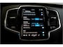 Volvo XC90 2.0 T8 AWD 335kW/455pk Aut8 Recharge Long Range Ultimate Bright LUCHTVERING + PANORAMADAK + HARMAN/KARDON + STOELVERWARMING V&A + STUURVERWARMING + STOELVENTILATIE + ADAPT.CRUISE + BLIS + GOOGLE DASH&SERVICES + 360 CAMERA + PARKSENSOREN + 21" LM-VELGEN!!