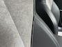 Peugeot e-2008 EV GT Pack 50 kWh | Accustaat 93% | Navigatie | Stoelverwarming | Alcantara interieur | Apple en Android | Two tone lak