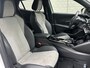 Peugeot e-2008 EV GT Pack 50 kWh | Navigatie | Stoelverwarming | Alcantara interieur | Apple en Android | Two tone lak