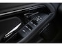 Land Rover Range Rover Evoque 2.0 P200 AWD R-Dynamic HSE | Facelift | Black Pack | Leder | Trekhaak | 20 inch |