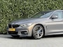 BMW 4-Serie Gran Coupe 440i High Executive, M PAKKET, FACELIFT, NL AUTO, NAP, PANO, H/K, VIRTUAL, LEDER, CRUISE, NAVI, HUD, MEMORY, DODEHOEK, VERWARMDE VOORSTOELEN/ACHTERBANK,VERWARMD STUURWIEL