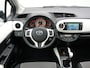 Toyota Yaris 1.3 VVT-i Dynamic | Glazen Panoramadak | Navigatie |