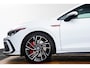 Volkswagen Golf 2.0 TSI GTI Head up - Harman Kardon - Sportstoelen - Adaptieve onderstelregeling - Achteruitrijcamera - Parkeersensoren voor/achter - Winterpakket - Koplampverlichting LED - Getinte Ruiten -