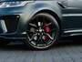 Land Rover Range Rover Sport P575 SVR Carbon Edition, SV BESPOKE SATIN, VOLLEDIG PPF, PANORAMADAK, SCHAALSTOELEN, MERIDIAN, 360-CAMERA, CRUISE, HUD, KEYLESS, DODEHOEK, STOELVERWARMING/VENTILATIE, STUURVERWARMING, LICHTMETAAL 22"