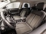 Volkswagen T-Roc 1.0 TSI Sport (STOELVERWARMING, TREKHAAK, GETINT GLAS, SPORTSTOELEN, PARKEERSENSOREN, ARMSTEUN, BLUETOOTH, NIEUWSTAAT)