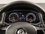 Volkswagen T-Roc 1.0 TSI Sport (STOELVERWARMING, TREKHAAK, GETINT GLAS, SPORTSTOELEN, PARKEERSENSOREN, ARMSTEUN, BLUETOOTH, NIEUWSTAAT)