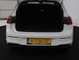 Volkswagen Golf 1.0 eTSI Life Business | Panoramadak | Matrix LED | Camera | Stoelverwarming | Massage | Carplay | Adaptive cruise | Park Assist | Sfeerverlichting | Navigatie | Side Assist | Stuurverwarming