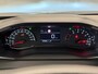 Peugeot 2008 1.2 PureTech Active Pack Stoelverwarming | Afneembare Trekhaak | Carplay | Parkeersensoren | Cruise Control | Climate Control | 16" Lichtmetaal | Airco (automatisch) | Cruise control | DAB ontvanger