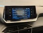 Peugeot 2008 1.2 PureTech Active Pack Stoelverwarming | Afneembare Trekhaak | Carplay | Parkeersensoren | Cruise Control | Climate Control | 16" Lichtmetaal | Airco (automatisch) | Cruise control | DAB ontvanger