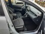 Toyota Corolla Cross Hybrid 140 Style ALL-SEASON PARK-SENSOREN KEYLESS BLIND-SPOT STOEL/STUURVERW AD-CRUISE ELEK-ACHTERKLEP CAMERA DRAADLOOS-LADEN
