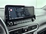 Hyundai Kona 1.6 GDI HEV Premium | Leer | Stoel + stuurverwarming | Trekhaak | Stoelventilatie | 18" Lm-wielen |