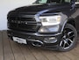 Dodge Ram 1500 5.7 V8 4x4 Crew Cab Laramie Night | Panoramadak | Luchtvering | Groot Navigatie | Elektrisch Sidebars |