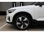 Volvo EX40 Single Motor Extended Range Ultra 82 kWh | Verwarmbare voorstoelen | Verwarmbaar stuurwiel | Panorama dak | Rondom zicht camera | 19 inch Lichtmetalen velgen | Semi elektrische trekhaak | Alarmklasse 3