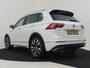 Volkswagen Tiguan 2.0 TSI 4Motion Highline Business R 230pk DSG/AUTO | Panorama dak | 360 camera | Dodehoekdetectie | Park assist | Lederen bekleding | Elektri stoelen memory | 20"LMV