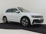 Volkswagen Tiguan 2.0 TSI 4Motion Highline Business R 230pk DSG/AUTO | Panorama dak | 360 camera | Dodehoekdetectie | Park assist | Lederen bekleding | Elektri stoelen memory | 20"LMV