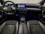 Mercedes-Benz A-klasse 200 Premium Plus AMG Automaat 164Pk (APPLE CARPLAY, PANORAMADAK, SFEERVERLICHTING, STOELVERWARMING, CAMERA, SPORTSTOELEN, NIEUWE APK, NIEUWSTAAT)