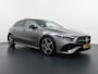 Mercedes-Benz A-klasse 200 AMG Line FACELIFT | 163PK | Night-pakket | Panoramadak | Ambienteverlichting | Dodehoek | Mountaingrau | Rijklaar + 12 mnd BOVAG garantie