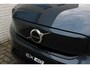 Volvo EX40 Single Motor Extended Range Plus 82 kWh | Verwarmbare voorstoelen+stuurwiel | Adaptieve cruise control | Premium audio by Harman Kardon | Warmtepomp | Achteruitrijcamera | 19 inch Lichtmetalen velgen